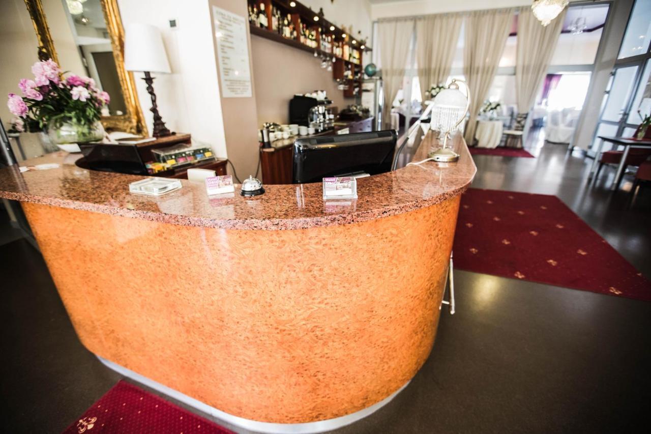 Orion Hotel Parczew ภายนอก รูปภาพ